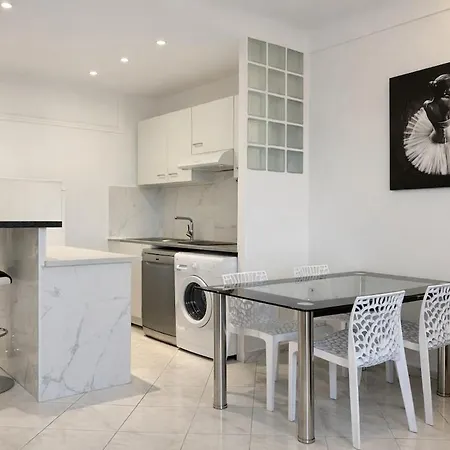 Cosy 2 Bedrooms - 14jof Apartment